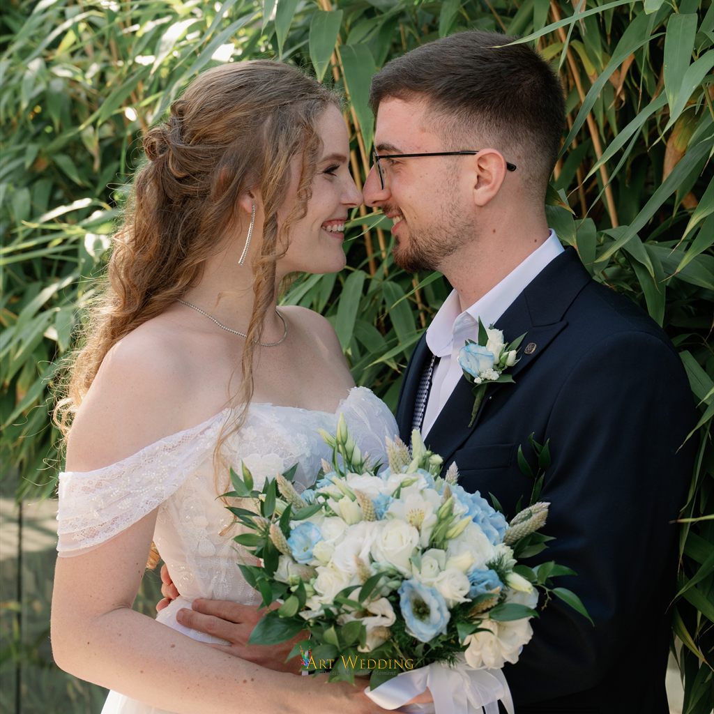דיוקן של בני הזוג בין הצמחייה — Cavo Zoe