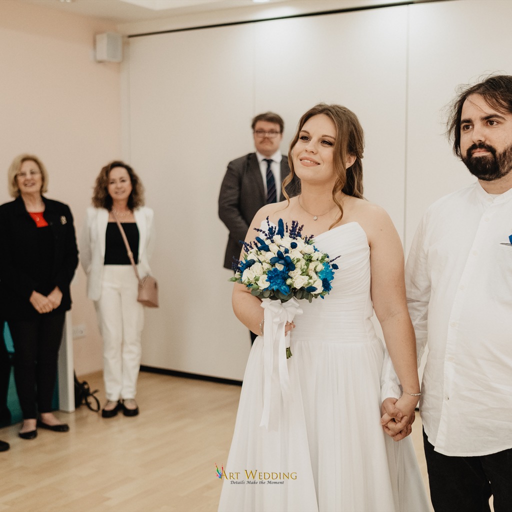 Newlyweds and guests during an Aradippou ceremony