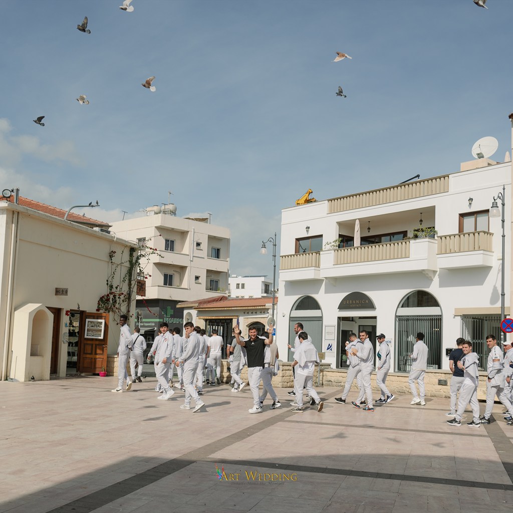 רחוב בעיר העתיקה של לרנקה ויונים